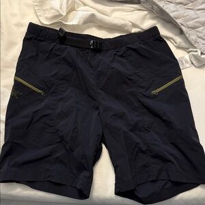Arc'teryx Black Nylon Shorts Size M